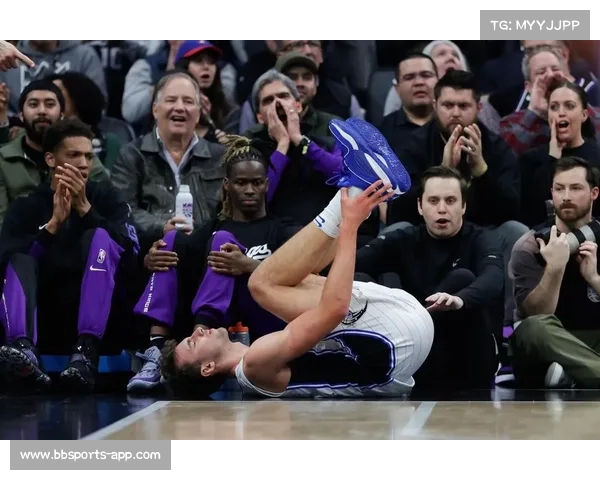 克莱关注班凯罗引发热议：是加盟魔术的前奏吗？